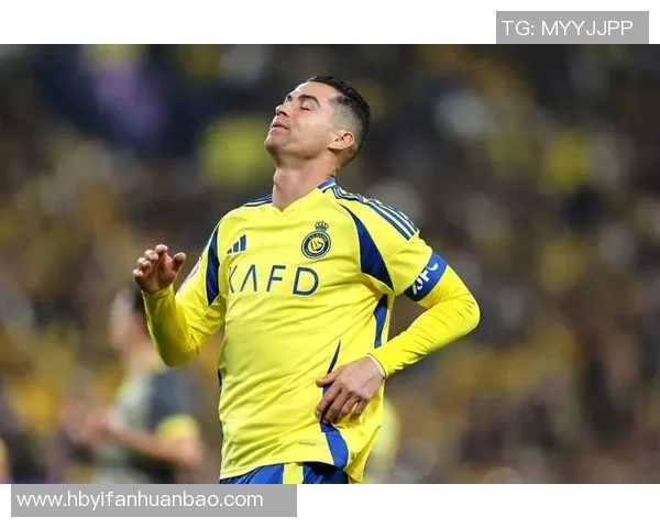 足球明星观看网红视频的趣味反应与背后的故事揭秘